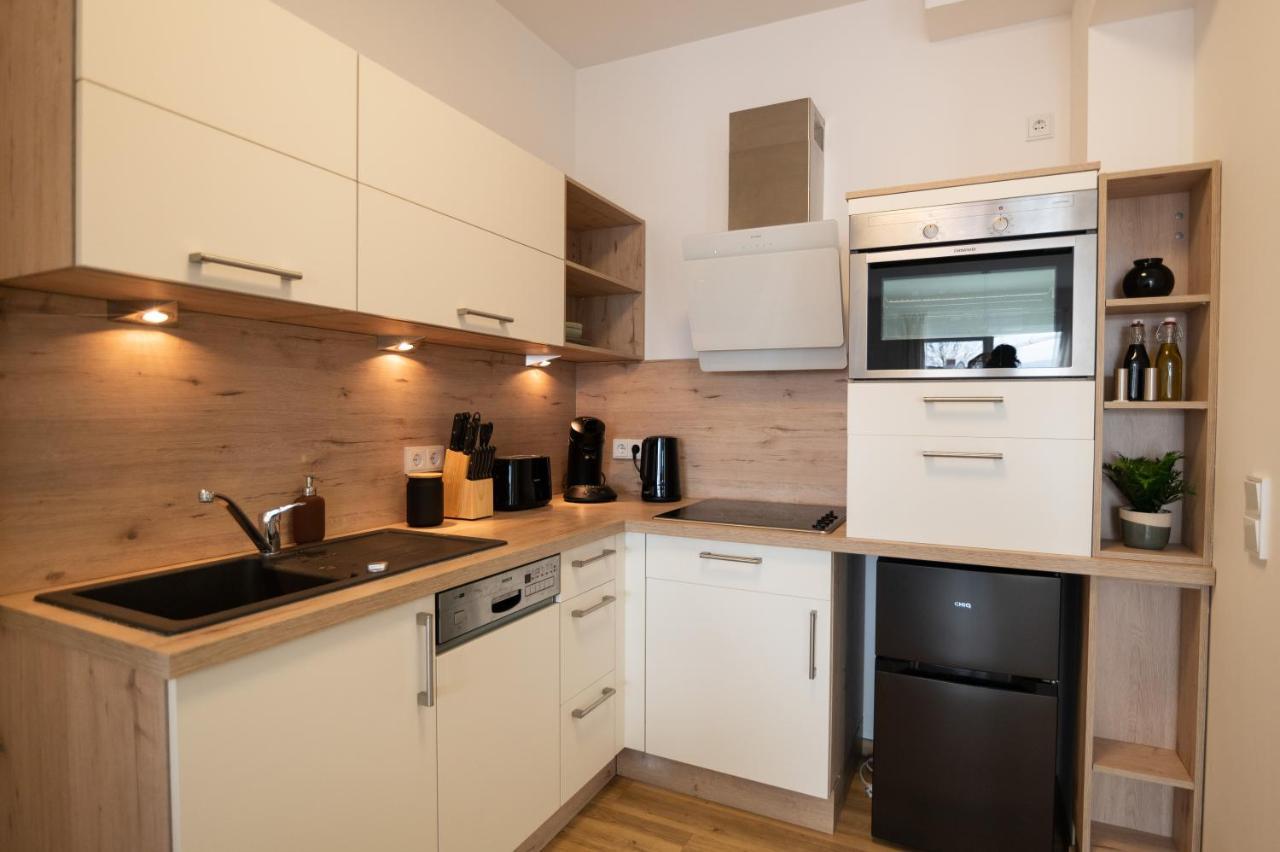 Dwellstay - Modernes Apartment I 55Qm I 2 Zimmer I Kueche I Bad I Terrasse I Tv I Wlan Bad Hersfeld Exteriör bild